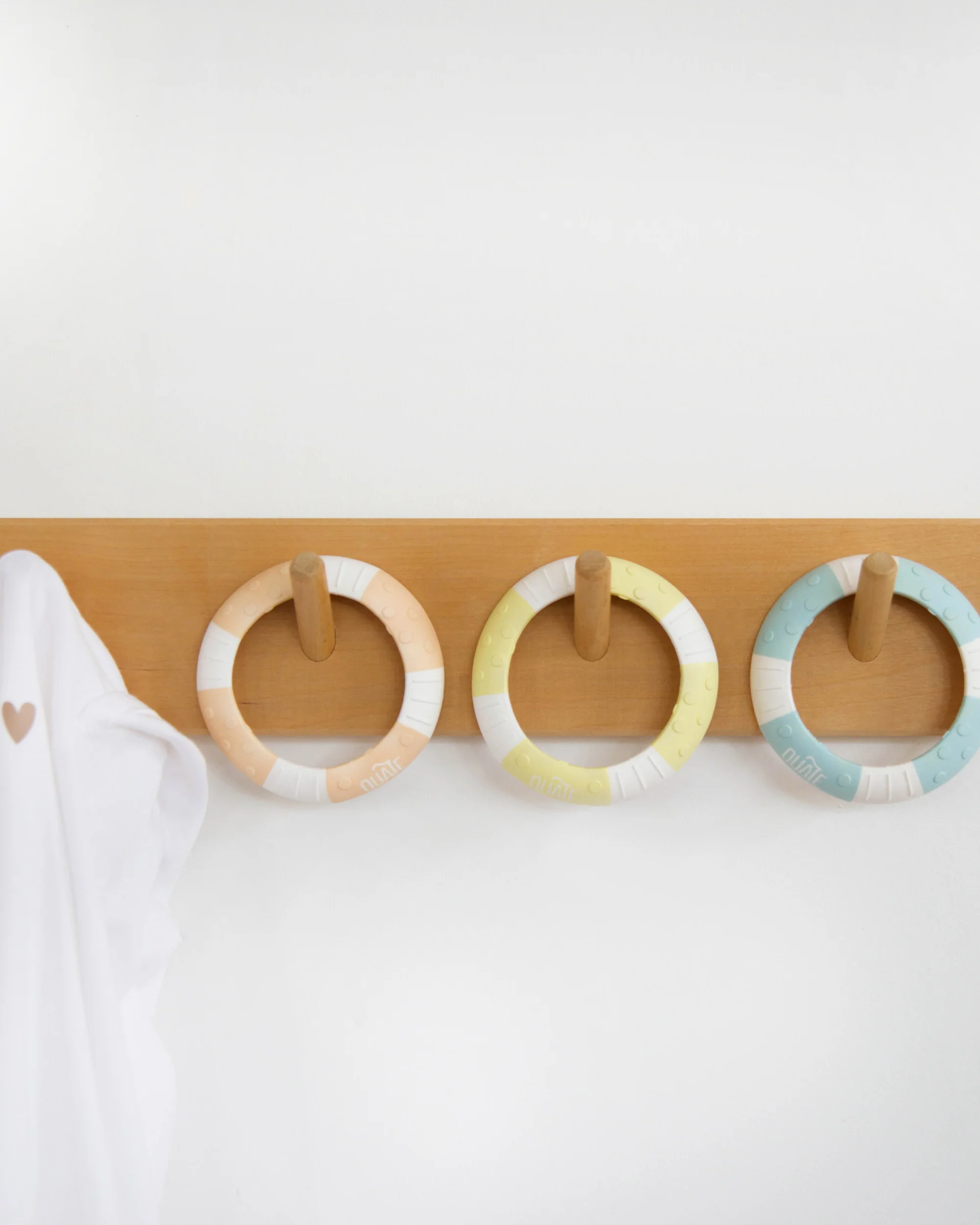 Ma bouée de dentition beige - Image 3